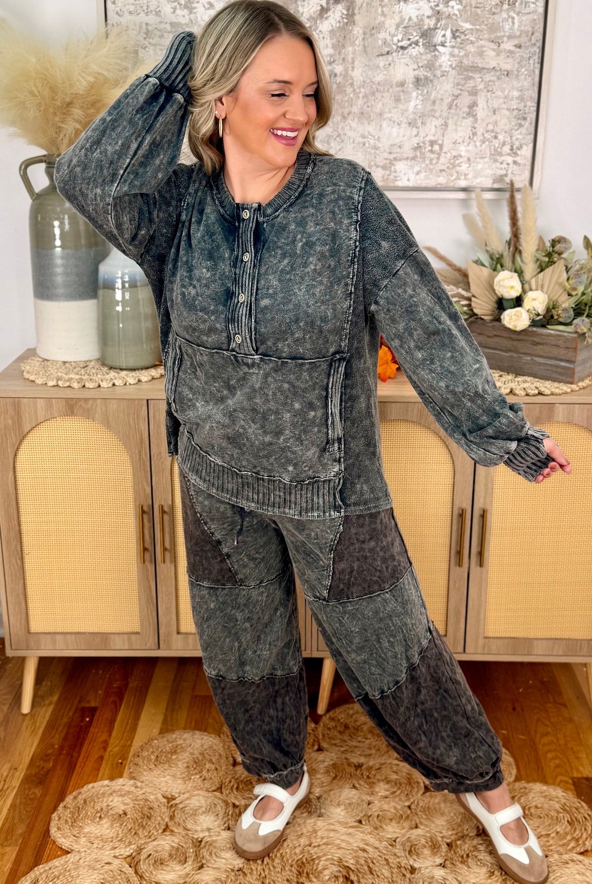 Roam Free Joggers-110 Long Sleeve Top-jHer-The Lovely Closet, Women's Fashion Boutique in Alexandria, KY
