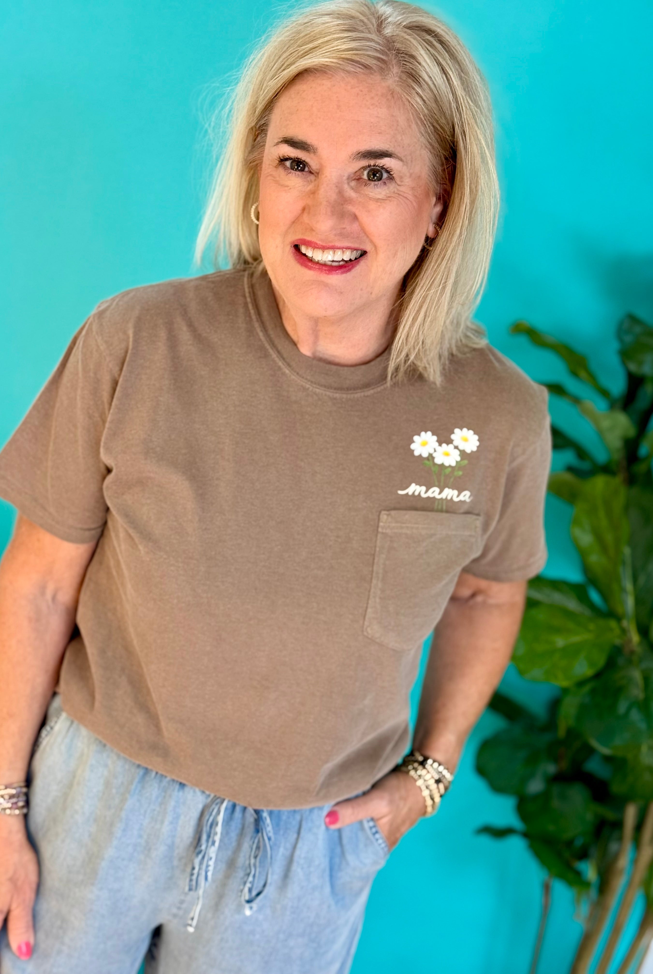 Daisy in My Pocket Graphic T-Shirt-130 Graphics-The Lovely Closet-The Lovely Closet, Women's Fashion Boutique in Alexandria, KY