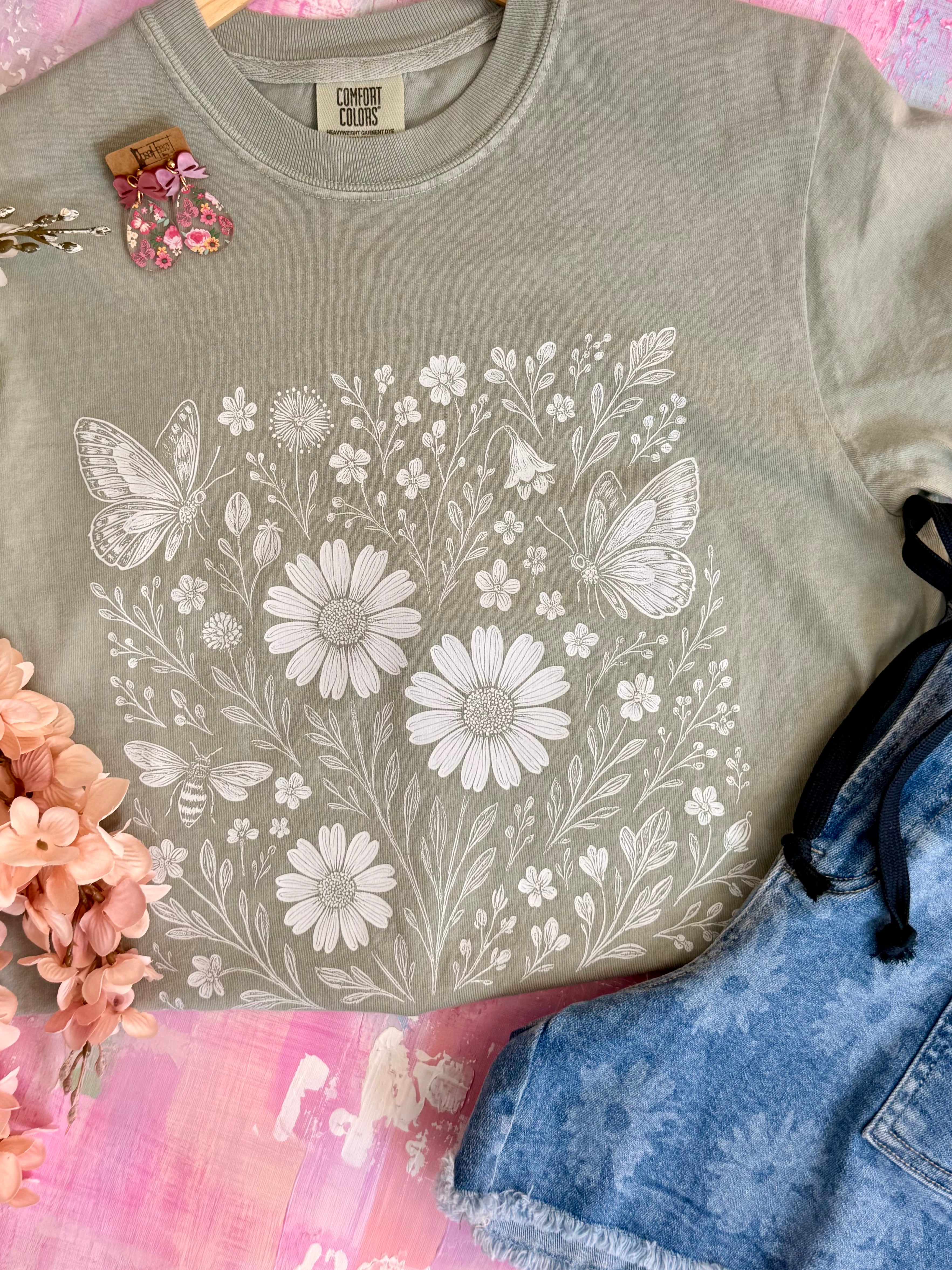 PRE-ORDER BUTTERFLIES & DAISIES GRAPHIC T-SHIRT-130 Graphics-The Lovely Closet-The Lovely Closet, Women's Fashion Boutique in Alexandria, KY