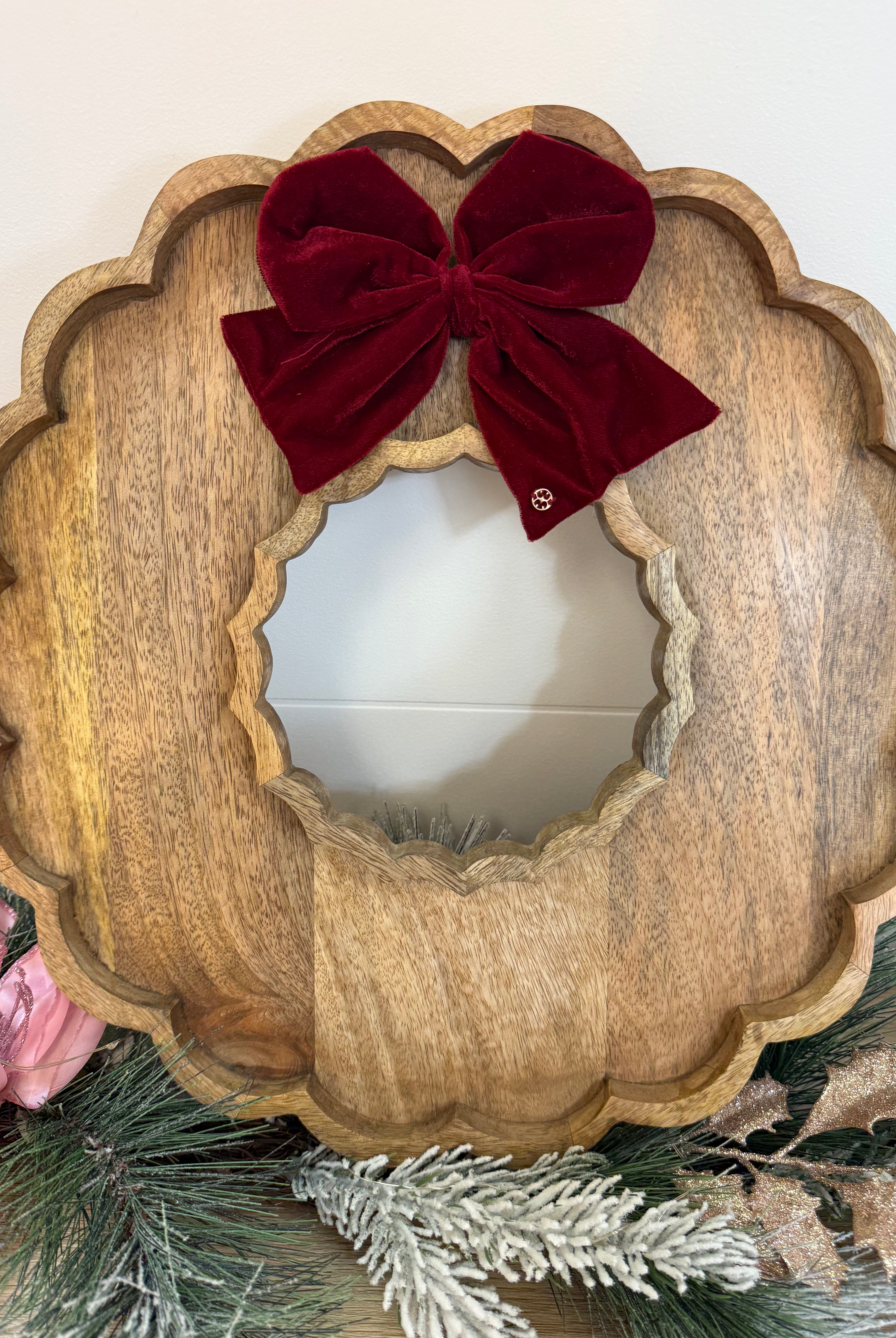 Wreath Bow Charcuterie Board Magnetic-350 Holiday-Mary Square-The Lovely Closet, Women's Fashion Boutique in Alexandria, KY