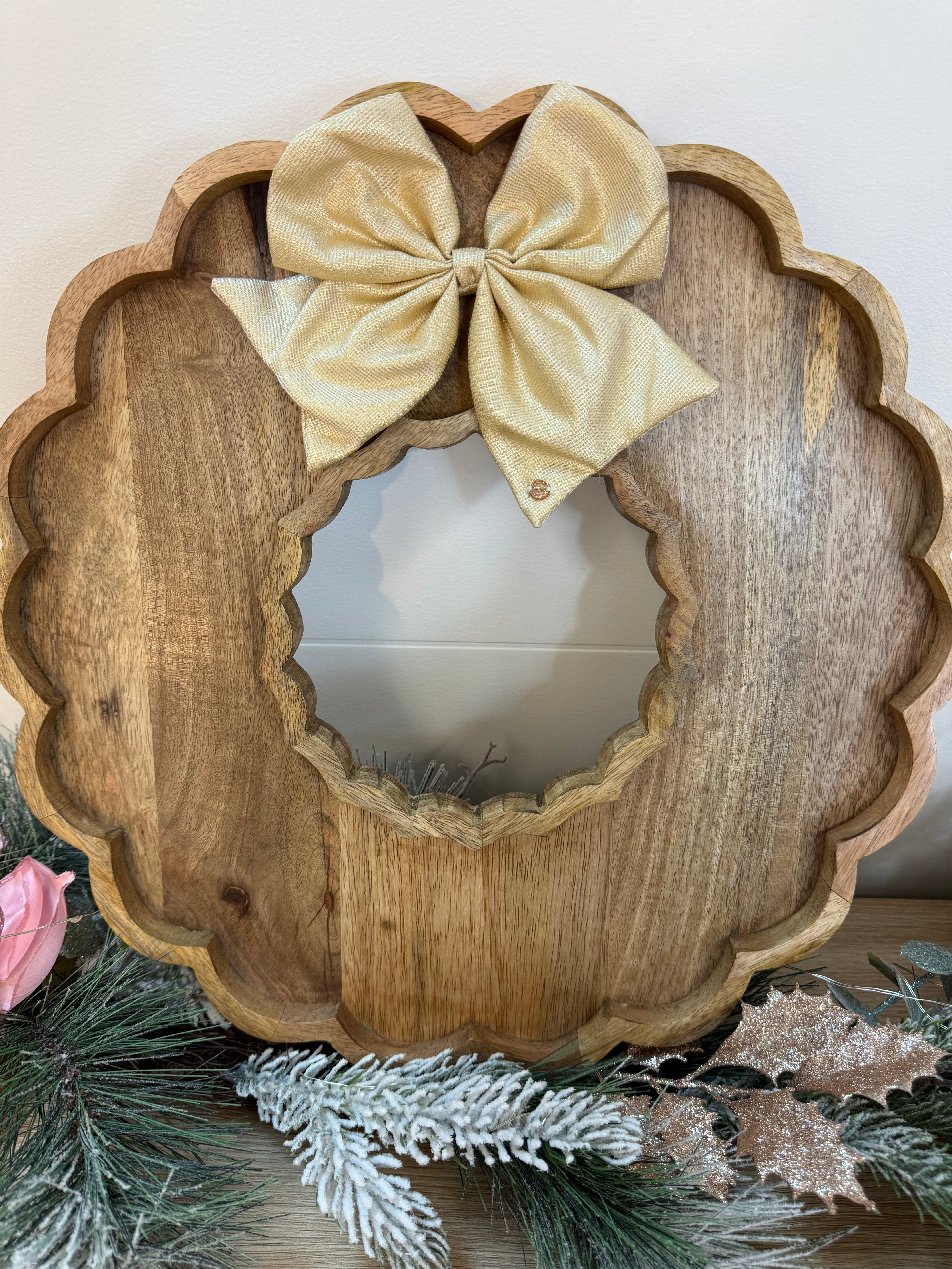 Wreath Bow Charcuterie Board Magnetic-350 Holiday-Mary Square-The Lovely Closet, Women's Fashion Boutique in Alexandria, KY