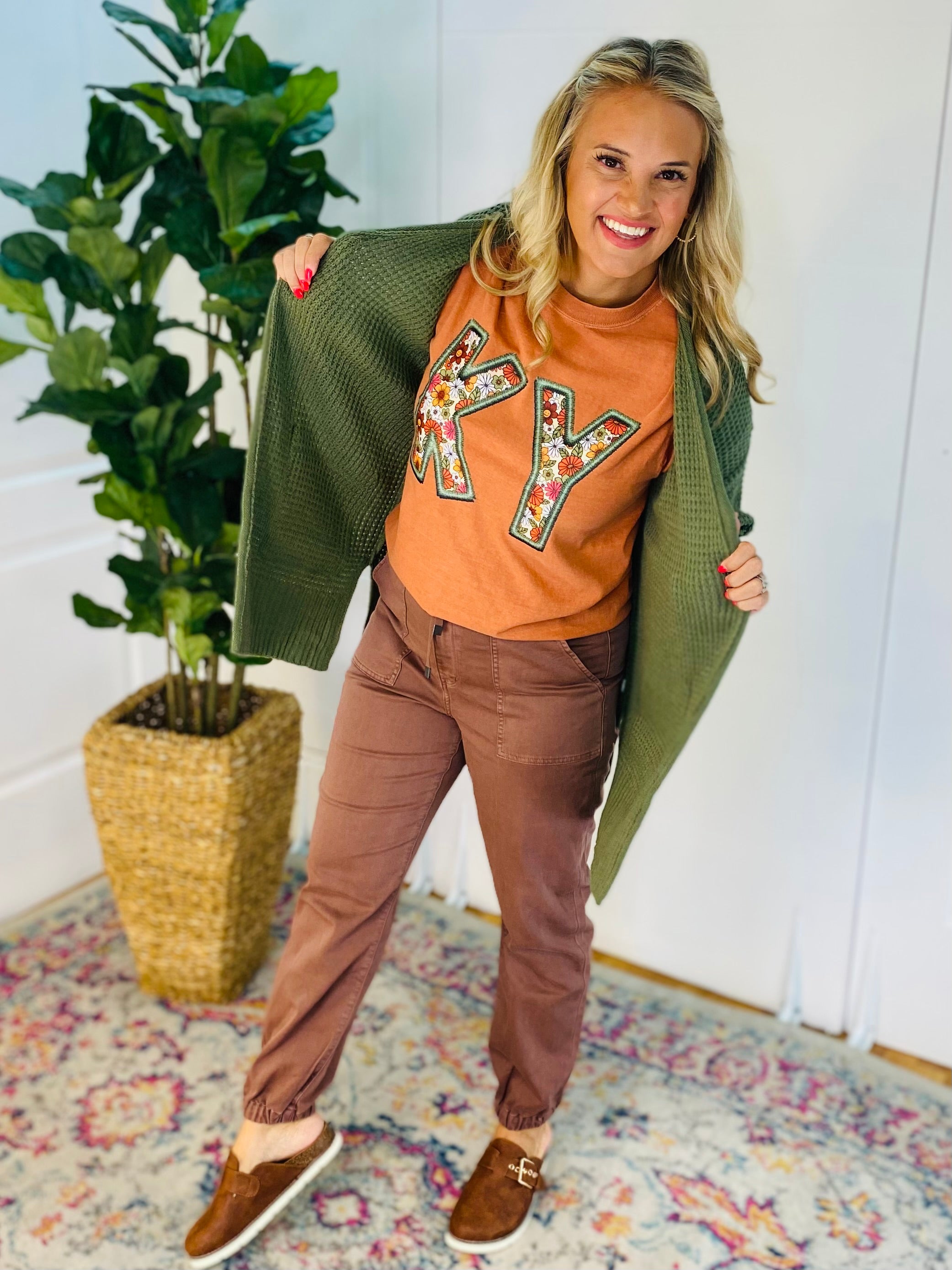 FINAL SALE Fall in KY Graphic T-Shirt-130 Graphics-The Lovely Closet-The Lovely Closet, Women's Fashion Boutique in Alexandria, KY