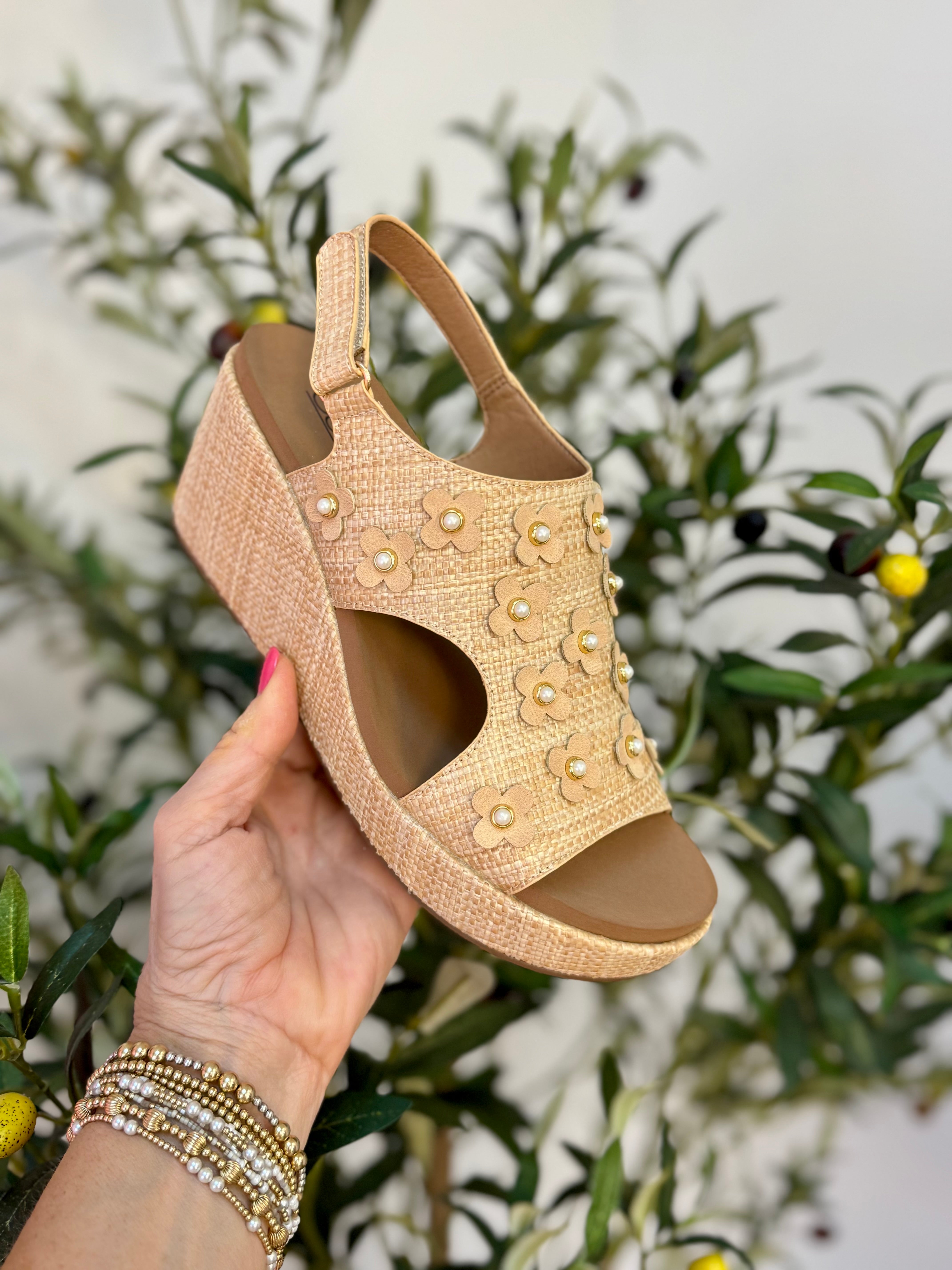 Corkys Carley Raffia Flower-270 Shoes-The Lovely Closet-The Lovely Closet, Women's Fashion Boutique in Alexandria, KY