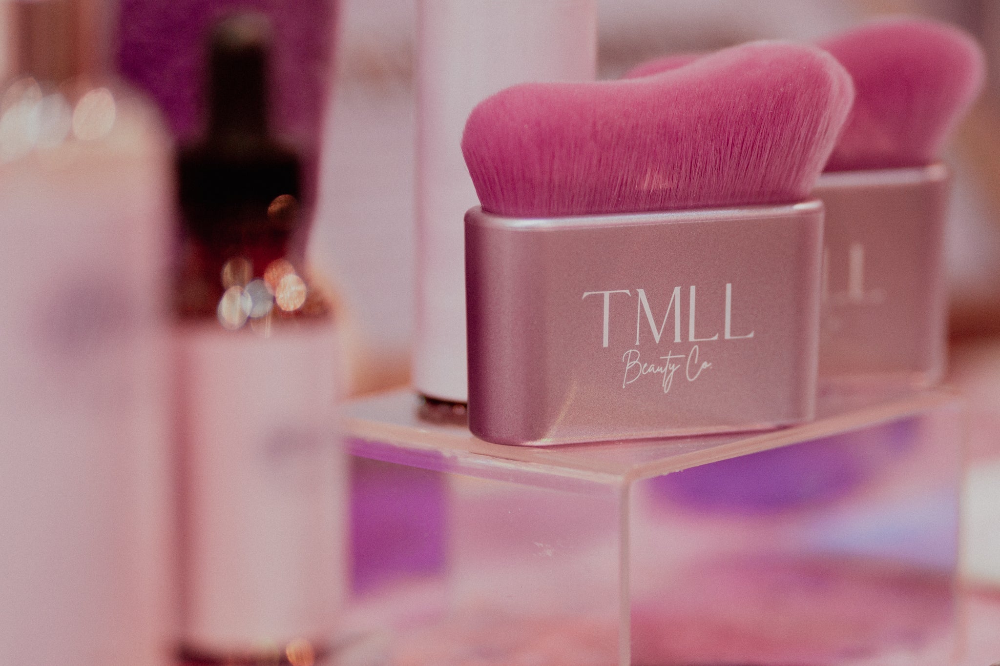 Self Tan Contour & Blending Brush-250 - TMLL Beauty Co - Tan-TMLL Beauty Co-The Lovely Closet, Women's Fashion Boutique in Alexandria, KY